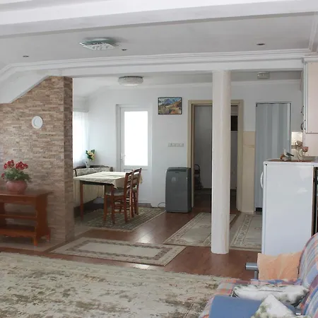 Apartment-karabusko Polje *